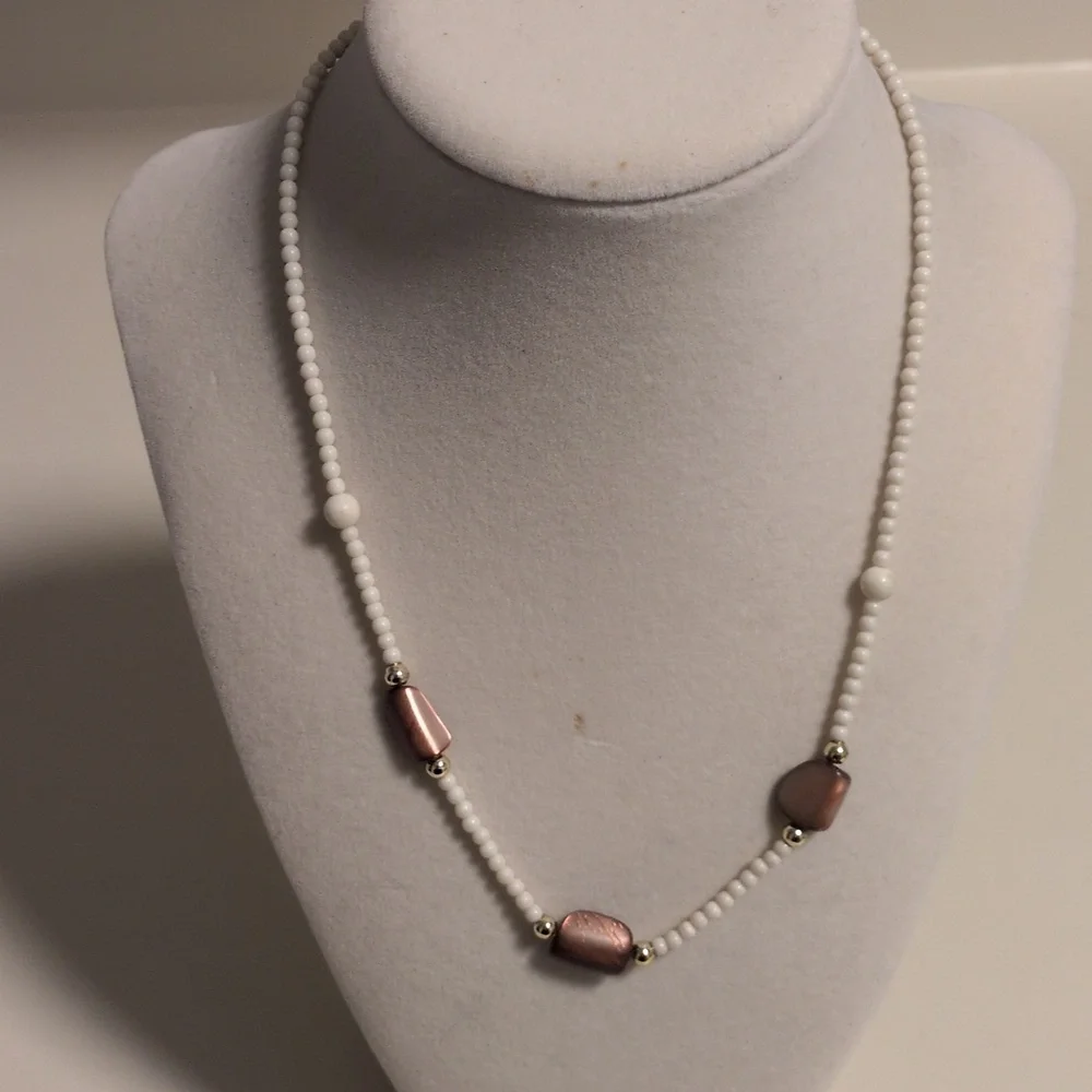 Elegant Cream and‎ Rose /Mauve Mother Of Pearl Shell Beaded Necklace